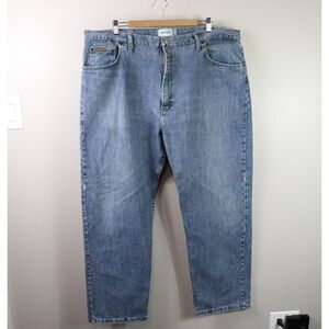 VGC Wrangler relaxed Fit Mens Jeans size 42 x 30